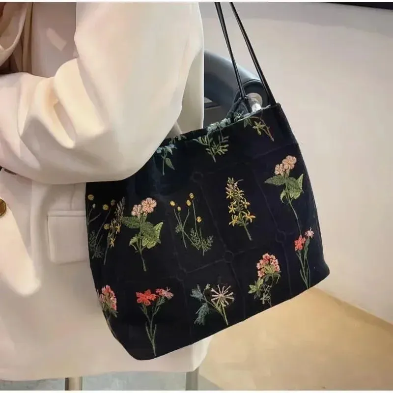 Vvsha Large-capacity Embroidered Tote Bag Women Summer Trendy Cloth Bag Niche Embroidery Shoulder Bag Texture Bucket Bags Canvas Bags